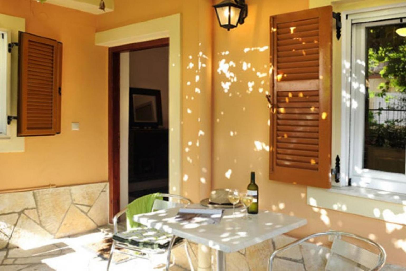 Foteini Apartment Agios Stefanos  Екстер'єр фото